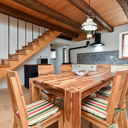 Casa Castelliere 2354 Ferienhaus Rosini